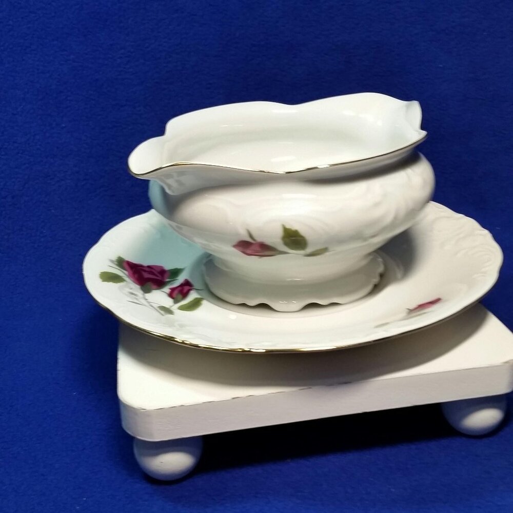 Royal Kent Red Roses Gravy Boat and Underplate Poland Gold Trim Pre-Owned